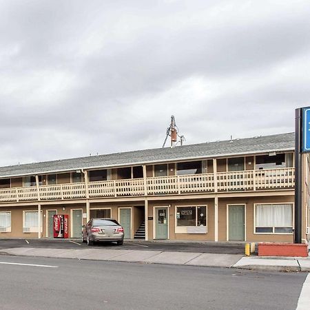 Rodeway Inn & Suites Pendleton Bagian luar foto